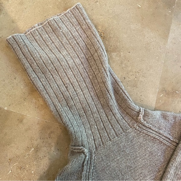 Feel The Piece Turtleneck Sweater - Picture 3 of 3